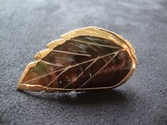 Vintage Leaf w/ Gold Foil Edging Gold Tone Scarf Clip