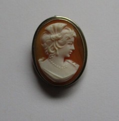 800 Silver Shell Cameo 1 1/8″ Brooch / Pendant Woman Facing Right Victorian