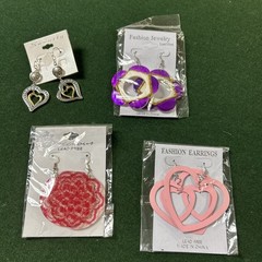 Vintage Pierced Earrings Lot Of 4 Pair 1990’s To 2000’s Hearts Resin Boho No Lea