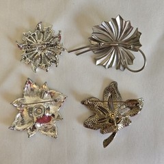 VTG Costume Jewelry Flower Brooch Lot 20 Gold Silver Tone Rhinestone etc. Signed
