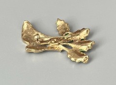 Vintage Gold Tone Metal Christmas Holiday Boot With Holly Enamel Brooch 1.75”