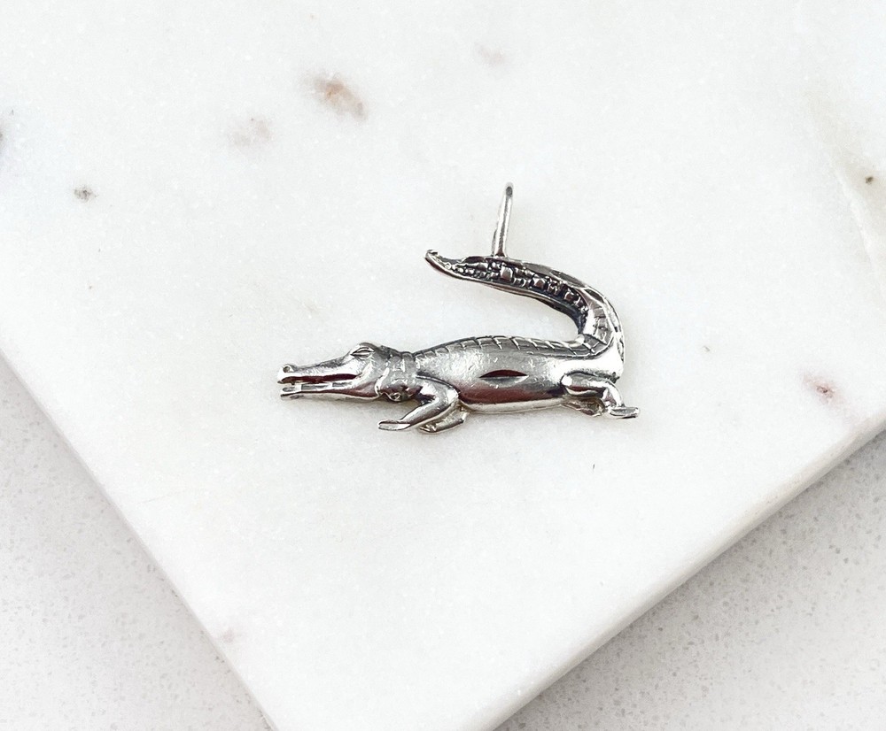 Vintage 925 Sterling Silver Crocodile Alligator Etched Pendant