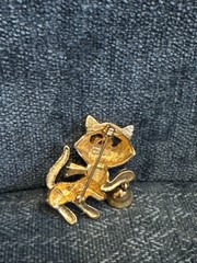 Avon 1974 Frisky Kitty Cat Pin Brooch Gold Tone Blue Rhinestone Eyes Bell 1.5”