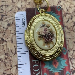 Vintage Style ROSE Cameo Locket Pendant Necklace Roman Woman Gold Tone Valentine