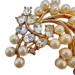 Vintage Crown Trifari Brooch Rhinestone Faux Pearl Floral Spray Gold Trifarium 1