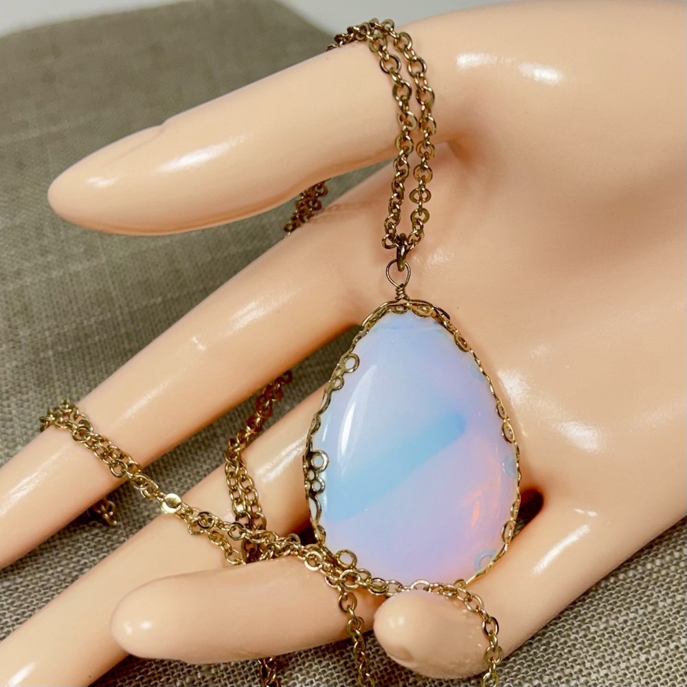 Gold Tone Vintage Style Chain Filigree Opalite Teardrop Pendant 36″ Necklace