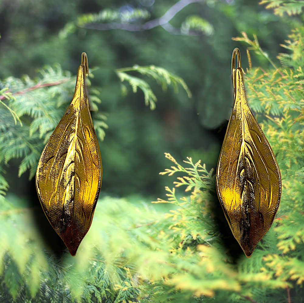 Vintage Y2K Gold Tone Figural Leaf Pierced Dangle Drop Earrings Modernist Carded