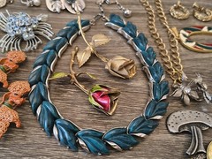 Vintage Estate Lot Designer Signed Jewelry BSK Lisner Kramer Weiss Coro + 69pc