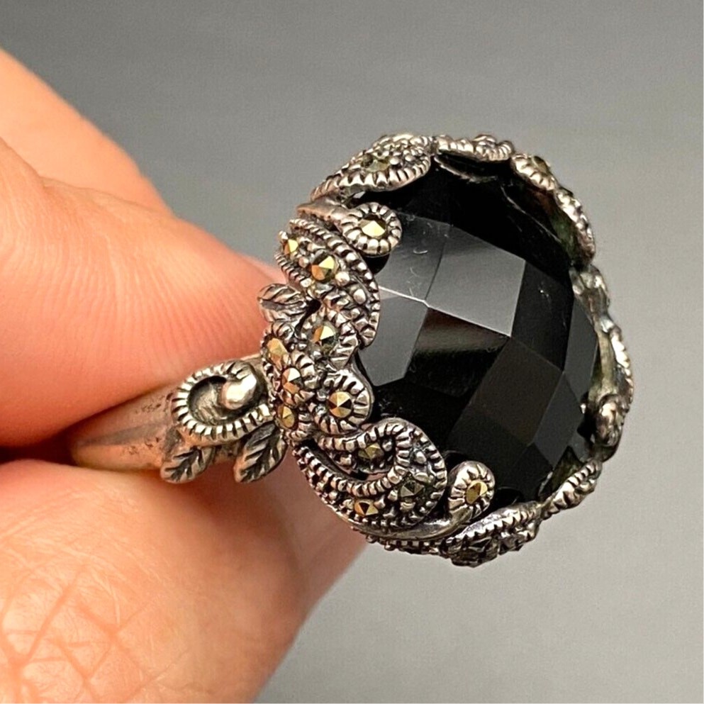 Vintage Art Deco Faceted Black Sterling Silver Marcasite Ring Size 8.25