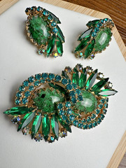 Vintage Juliana D&E Green & Blue Swirl Rhinestone Brooch Pin & Clip Earrings Set
