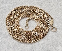 1990s DURAGOLD 24″ 14K Yellow Gold Large Venetian Box Chain Necklace 6 Grams