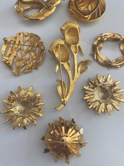 Lot of Seven Vintage Goldtone Pins + One Clip – All in Excellent Condition