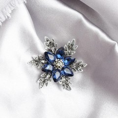 Vintage Blue Crystal Snowflake Brooch Pin – Sapphire Flower Silver Rhinestone