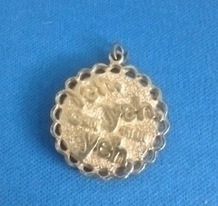 BEATLES PENDANT NECKLACE “Yeh Yeh Yeh” Vintage 1964 By Nemsent Ltd – Rare Find