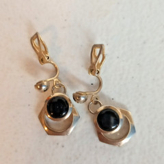 Vintage Gold Tone Black Cabochon Geometric Hexagon Drop Dangle Clip On Earrings