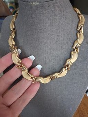 15 inch Trifari Statement necklace