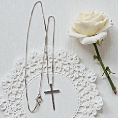 Vintage 925 Sterling Silver Cubic Zirconia Cross Pendant Necklace, 17.5″