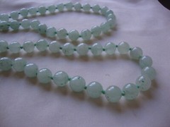 VINTAGE 1970s TAIWAN HANDMADE 10 MM AVENTURINE JADE 32″ ENDLESS BEAD NECKLACE