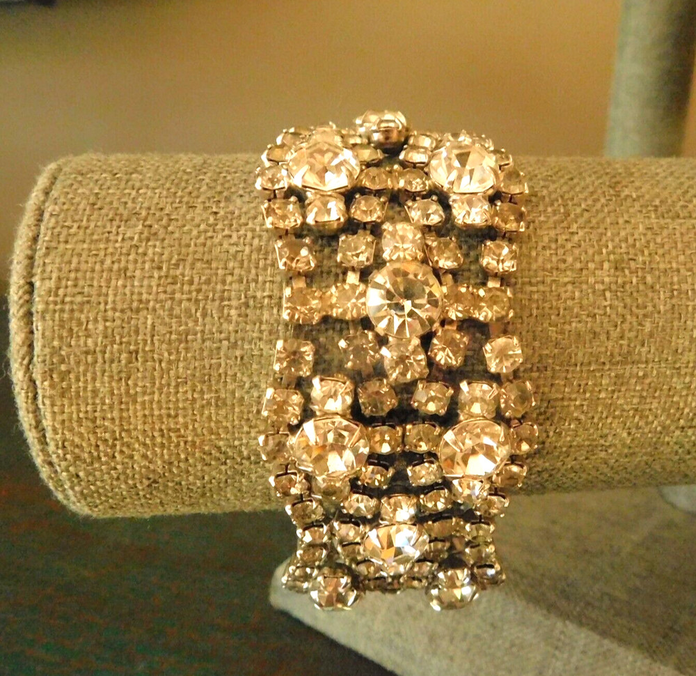VINTAGE ART DECO LIGHT GRAY and CLEAR RHINESTONE CUFF BRACELET 7 1/4″ long