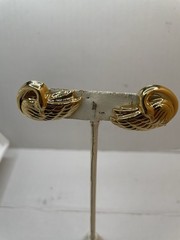 Vintage Gold Tone Swan Post Earrings Romantic Bird Costume Jewelry Pierced Earri
