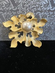 Roberto by RFM Simulated Pearl Goldtone Flower Pin