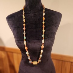 Vintage Agate Bead Necklace Circa 1970