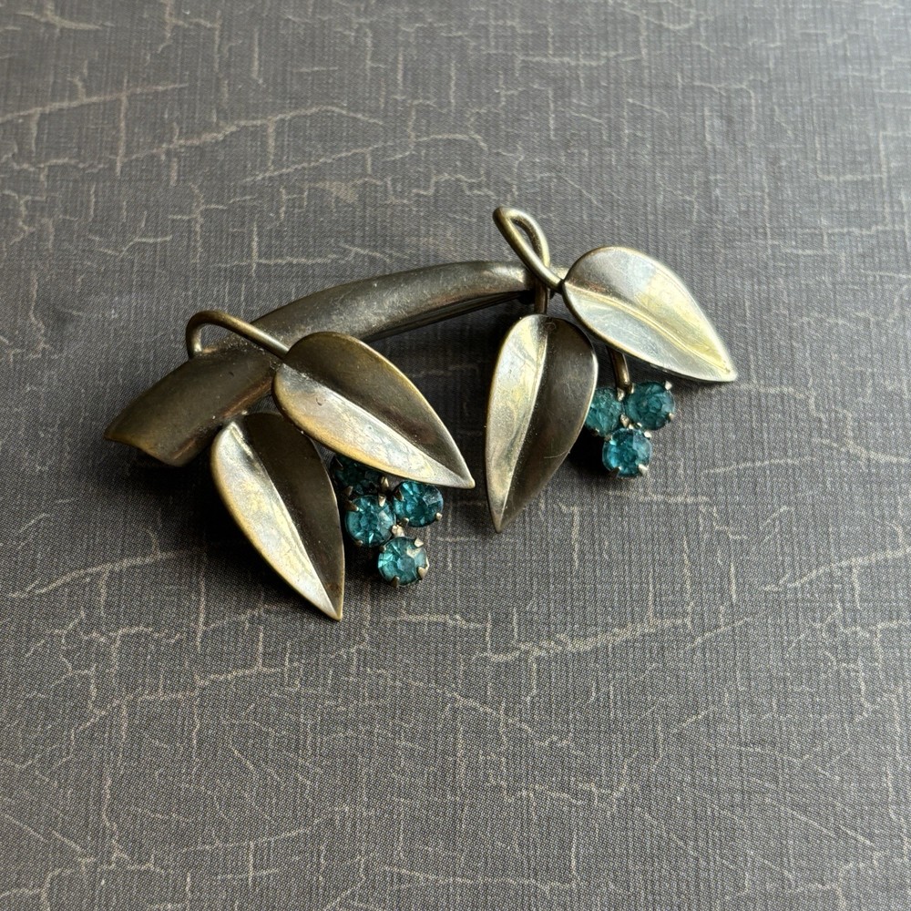 Modern Minimalist Pin Broach Leaves w Berries Silvertone Aquamarine Rhinestones