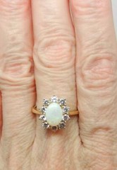 Vintage 18K Yellow Gold White Opal Diamond Ring Size 7.75 – LB3051