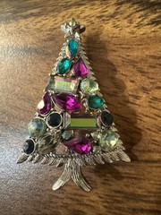 Vintage Hollycraft Purple & Green Christmas Tree Brooch Christmas Tree. Rare!