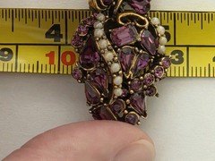 HOLLYCRAFT Signed Purple AMETHYST GLASS Rhinestone Faux Pearl Leaf BROOCH 1953