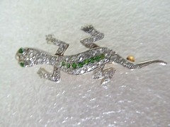 Rare Antique Victorian 18K Gold 0.68ct diamond 0.1ct Demantoid Salamander Pin