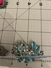 VTG-NOW JEWELRY LOT GLASS Stones Clear Brooch Blue/ Pink Red Earrings Post Clip