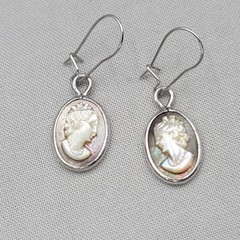 Vintage Real Shell Cameo Pierced Earrings Silver tone Dangle 7/8″