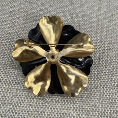 Vintage Brooch Earrings Jewelry Set 4 Tone Metal Flowers Clip Ons READ