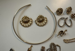 Vintage Costume Jewelry Lot 12 Pairs Earrings & 17 Necklaces Gold & Silver Tone