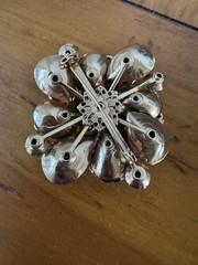 JULIANA DELIZZA and ELSTER LARGE GOLD TONE GREEN RHINESTONE BROOCH