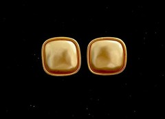 Vintage Signed Napier Champagne Ivory Pearl Gold Clip On Square Earrings