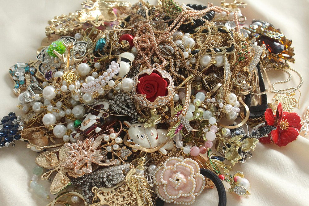 Jewelry Lot ALL Good Wear Resell Brooches Fashion NEW Modern 50 Pc NO Junk