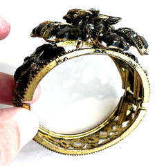 Vintage Gold Tone Bangle Bracelet Round Pear Heart Oval Floral Design Art Deco