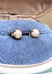 LOVELY Vintage 14 Kt. Yellow Gold Lustrous White Round Pearl Stud Earrings