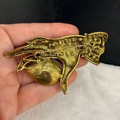 Modern Rhinestone Hand Brooch Gold Tone