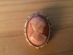 Sarah Coventry Pink Resin Cameo Brooch/Pendant with Twisted Gold-Tone Frame
