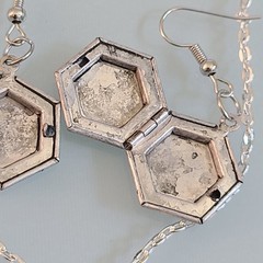 Vintage NOS Silver Hexagon Locket Necklace & Earrings Set – 20″ Magnetic Clasp