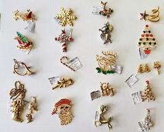 21 pc CHRISTMAS JEWELRY LOT BROOCH EARRINGS RHINESTONE GERRY’S, Louis Guisti, AK