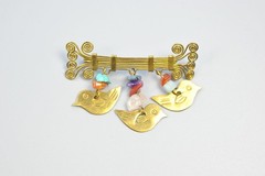 Vintage Brooch studio Bird dangle agate chip boho Birder birds T5