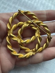 Vintage Gold Tone Circle Brooch Knotted Rope Brooch Pin
