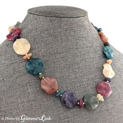 Vintage Multi Color Marbled Plastic Lucite Wavy Disc Chips Beaded Necklace