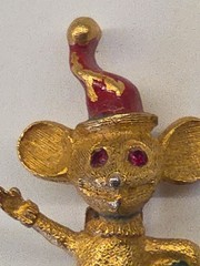 Vintage Christmas Mouse Brooch Pin Gold Tone Enamel Red Eyes 1.25″