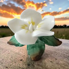 Artone Bone China Gardenia Brooch Pin Flower Floral White England Vintage Dainty