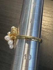 Seta Gold tone cultured freshwater white pearl cluster clear accents ring sz 9